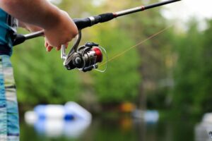 Cómo enseñar a tus hijos a pescar: consejos prácticos.