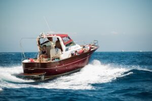 Cómo planificar expediciones de pesca en mares lejanos.