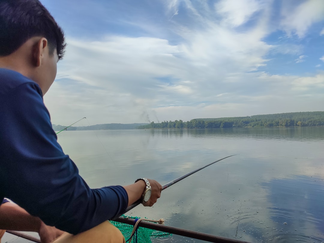 Photo fishing with float in lakes and reservoirs