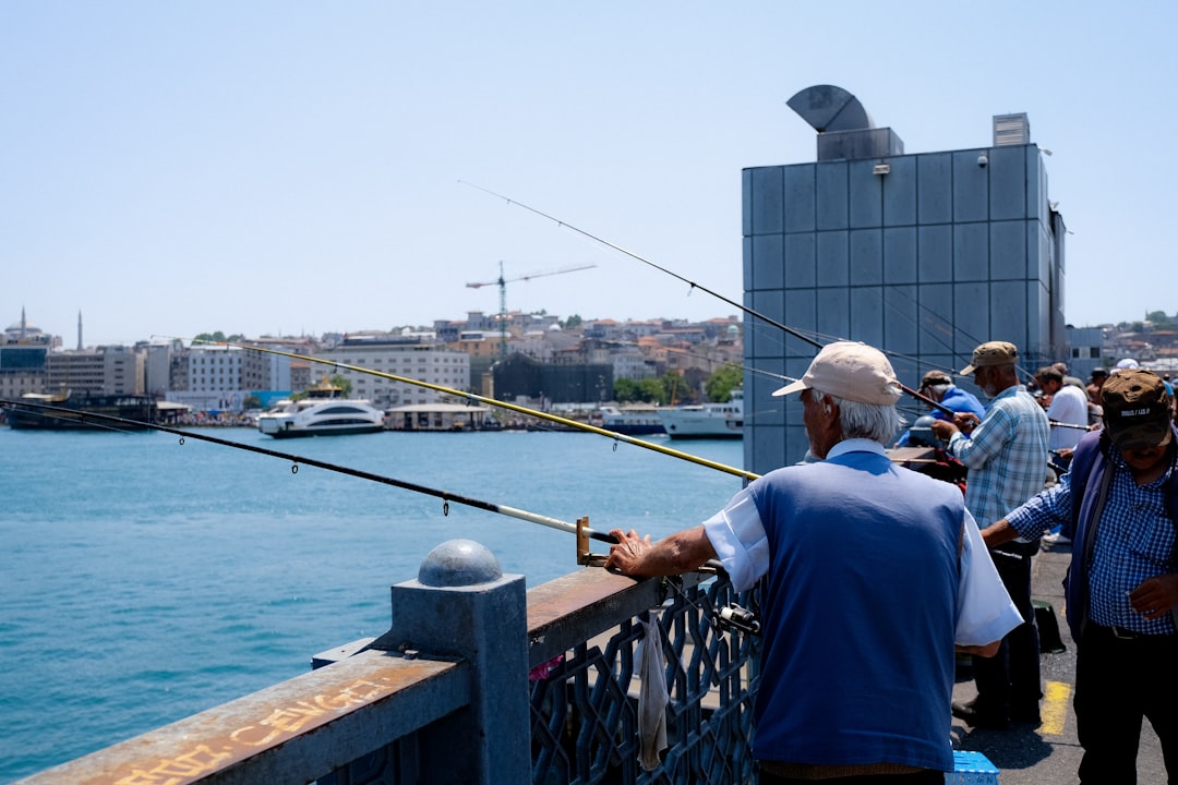 Photo fishing for big fish offshore: ideal rods and reels