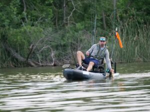 Técnicas de pesca para peces pequeños en pantanos.